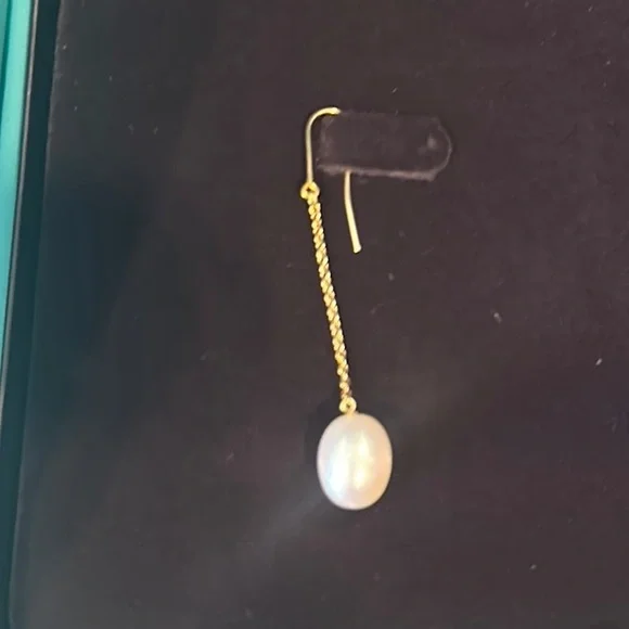 Tiffany & Co. Elsa Peretti Pearls by the Yard Yellow Gold Drop Earrings - Picture 4 of 5